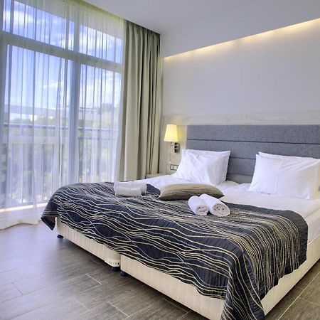 גולדן סנדס Luna Beach Hotel מראה חיצוני תמונה