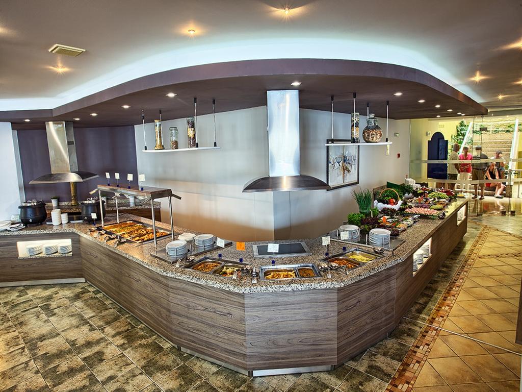 גולדן סנדס Luna Beach Hotel מראה חיצוני תמונה