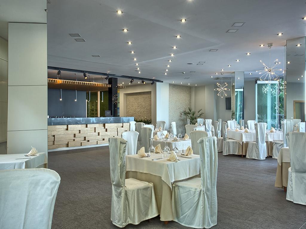 גולדן סנדס Luna Beach Hotel מראה חיצוני תמונה