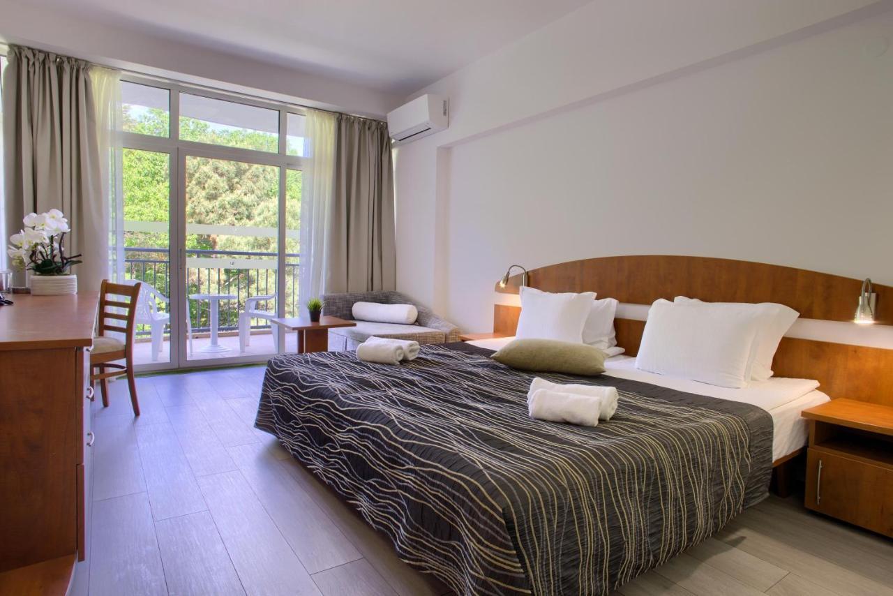 גולדן סנדס Luna Beach Hotel מראה חיצוני תמונה