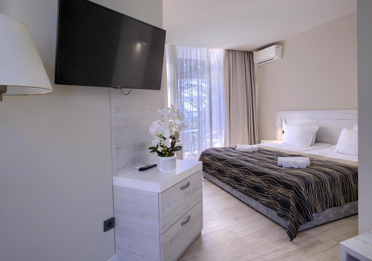 גולדן סנדס Luna Beach Hotel מראה חיצוני תמונה