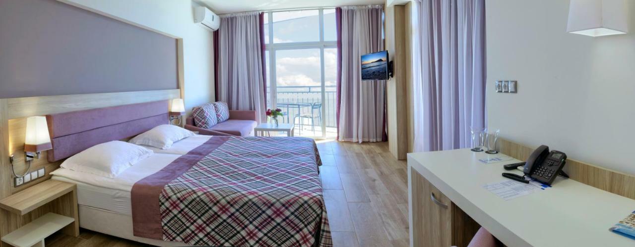 גולדן סנדס Luna Beach Hotel מראה חיצוני תמונה