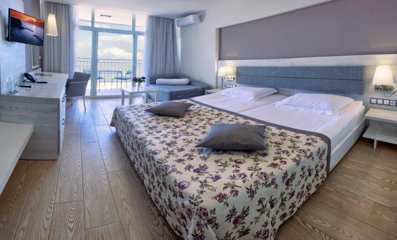 גולדן סנדס Luna Beach Hotel מראה חיצוני תמונה