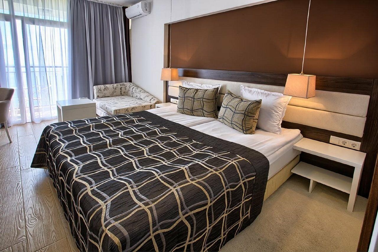 גולדן סנדס Luna Beach Hotel מראה חיצוני תמונה